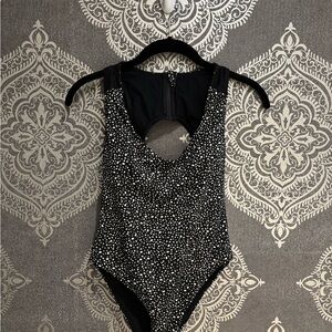 BNWT Nike Black and White Speckled Womens one piece swimsuit